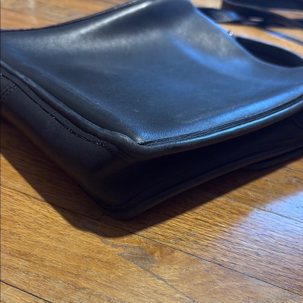 Coach Vintage Black Station Messenger Bag K5D-5130 - Picture 10 of 16
